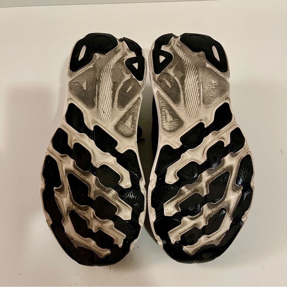 Hoka Clifton 9, Men's 9.5D - Picture 8 of 8